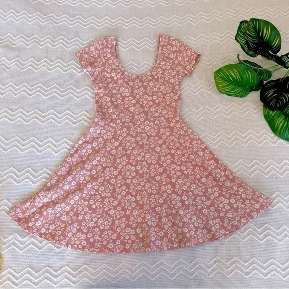 Forever 21 Women’s Floral Mini Dress - Picture 1 of 4